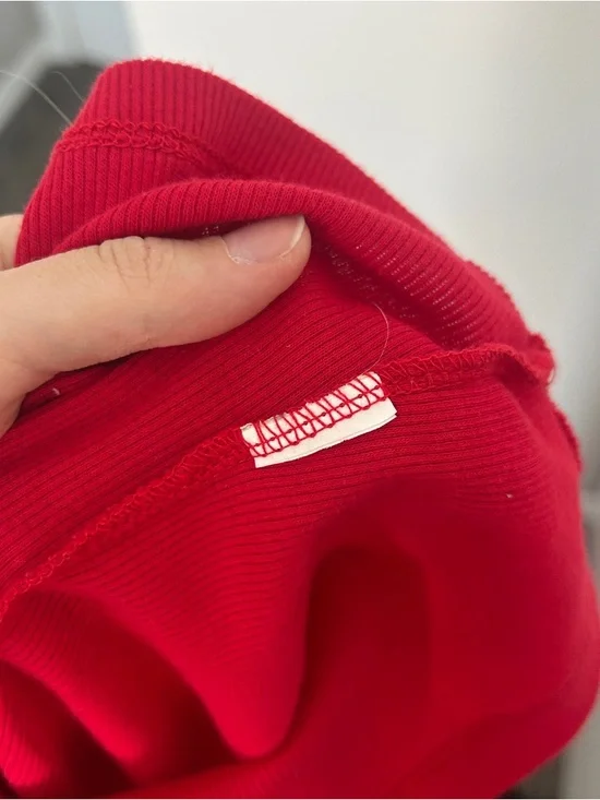 Y2K “SWS” Plain Red Ribbed Tank Top - Picture 7 of 7